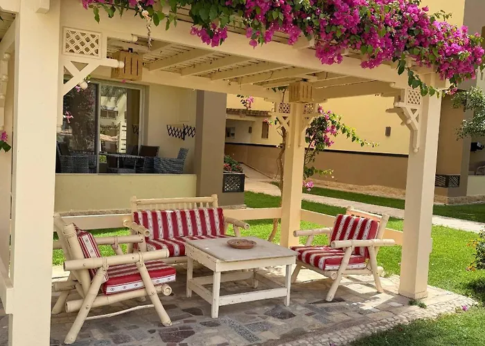 Family-friendly Studio, And Pools Access